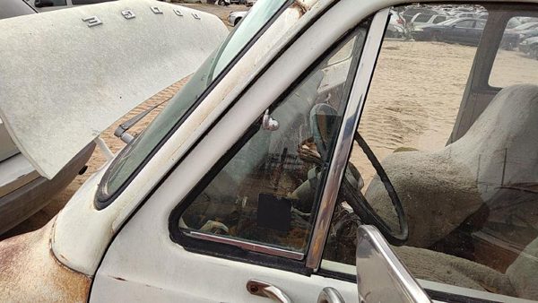 71-77 Van B200 Driver Left Front Vent Window Small Door Glass With Frame Oem — photo 2