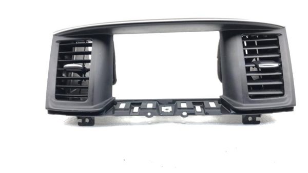 2013 Nissan Pathfinder Radio Screen Ac Vent Bezel Dash Trim Oem 682703ka0a — photo 1