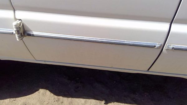 93-04 Van E150 Passenger Right Rear Moulding From Rearward Door Back Trim Strip — photo 3