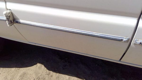 93-04 Van E150 Passenger Right Rear Moulding From Rearward Door Back Trim Strip — photo 7