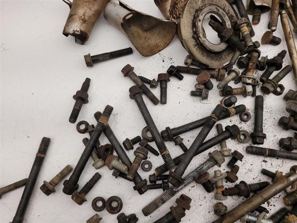 2000 Ct3500 Misc. Engine Part 00 Chevy 3500 7.4L Set Of Misc Hardware Bolts Set — photo 3