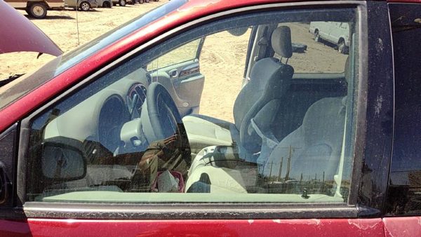 2004-2007 Chrysler Town Country Driver Left Front Side Window Door Glass Oem — photo 3