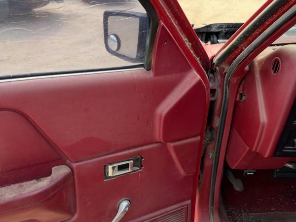 1987-1996 Dodge Dakota Driver Left Front Door Trim Panel Manual Red — photo 3