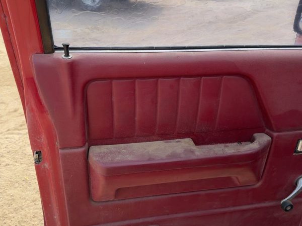1987-1996 Dodge Dakota Driver Left Front Door Trim Panel Manual Red — photo 4