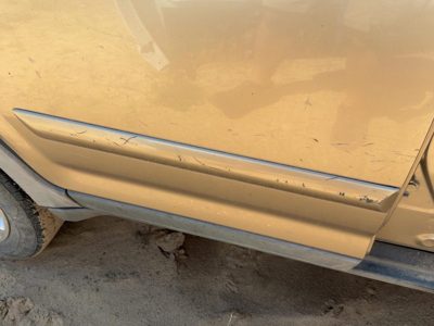2002-2006 Honda Crv Passenger Right Rear Moulding From Door Oem Back Gold