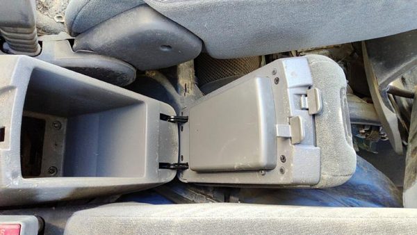 2006-2008 Hyundai Tucson Center Console Lid Only Oem Arm Rest Fold Down U7 Gray — photo 5