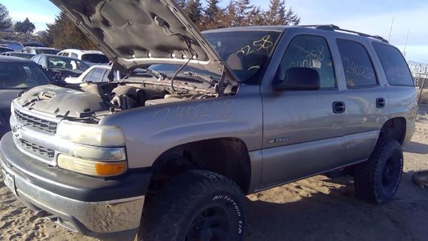 2001 Chevy Tahoe — vehicle photo 4