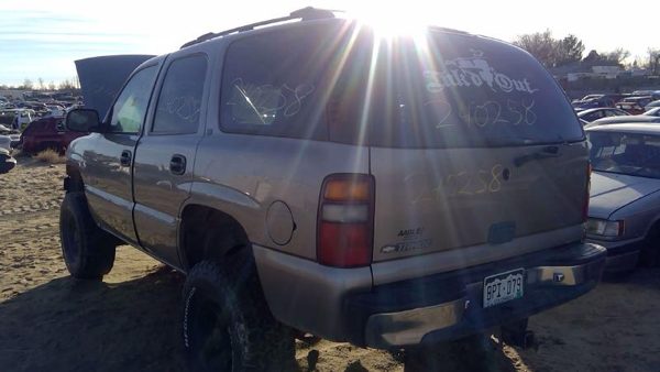2001 Chevy Tahoe — vehicle photo 7