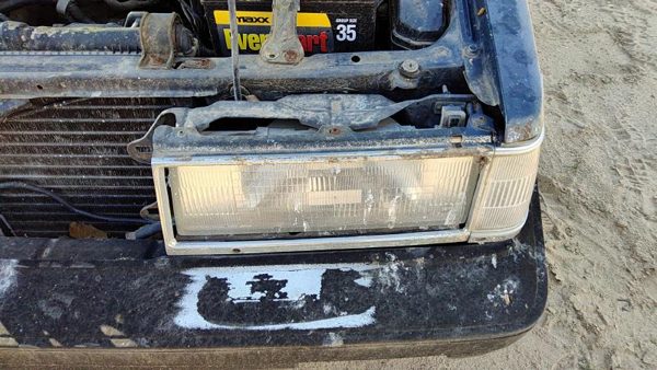 1985-1986 Toyota Camry Driver Left Head Light Oem Front Lamp 8115032121 — photo 2