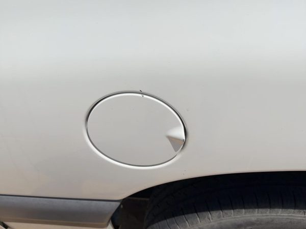 96-00 Town & Country Fuel Tank Door With Hinge Gas Lid Filler Dual 4797712 — photo 2