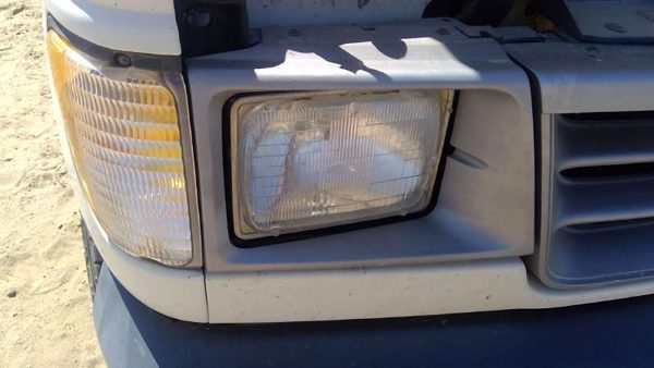 1993 Ford Van Headlight Door RH — photo 2