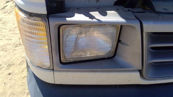 1993 Ford Van Headlight Door RH — photo 3