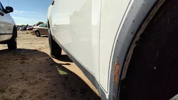 2004 Nissan TITAN Front Door RH Q10 White Hail 801007S230 — photo 5