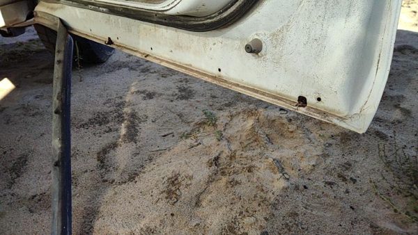 2004 Nissan TITAN Front Door RH Q10 White Hail 801007S230 — photo 6