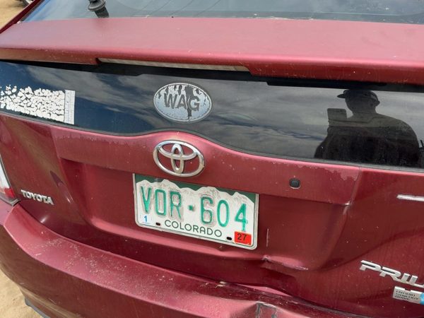 05 Prius License Plate Trim Surround Panel Oem Tail Trunk Finish Salsa Red 3Q3 — photo 1