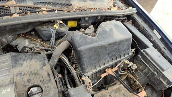 01-03 Sienna Complete Air Intake Cleaner Filter Box Housing With Tube Oem 3.0L — photo 2