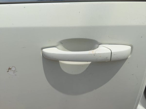 08-16 Town & Country Passenger Right Rear Outside Door Handle Oem Back White Pw1 — photo 2