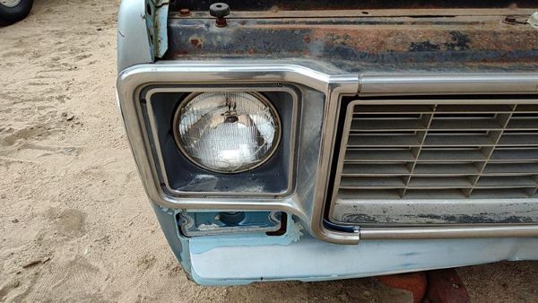 73-78 Chevy C10 Passenger Right Headlight Trim Surround Panel Oem Door 376628 — photo 1
