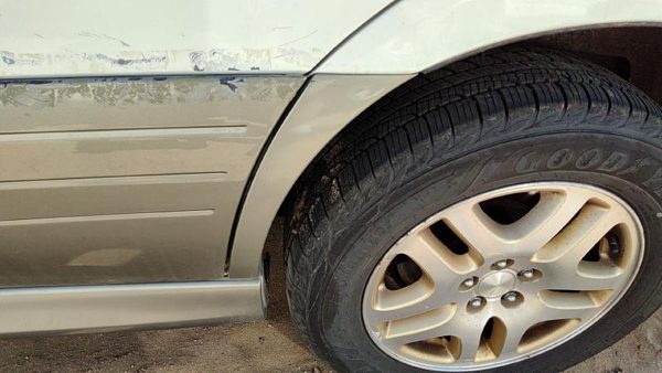 00-04 Legacy Outback Driver Left Rear Moulding On Quarter Panel Oem — photo 5