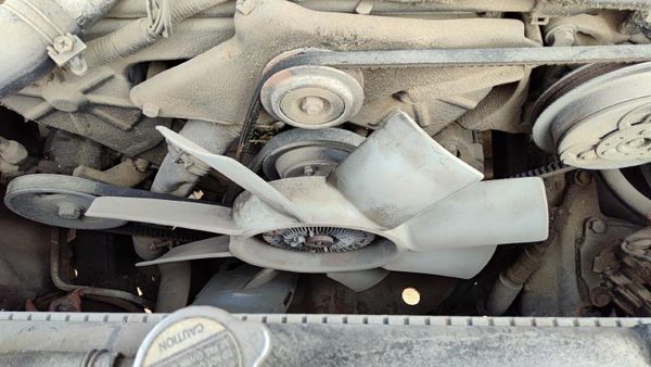 90-95 Pathfinder Complete Cooling Fan Blade Assembly With Clutch 3.0L Mt 4X4 — photo 3