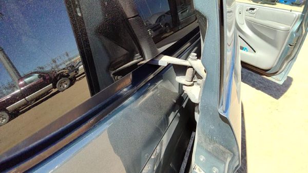 03-07 Dodge Caravan Passenger Right Rear Door Latch With Rods/Cables Oem Back — photo 2