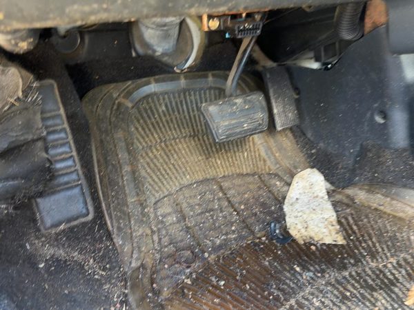 1995-2005 Chevy Cavalier Brake Pedal Assembly Oem Automatic — photo 1