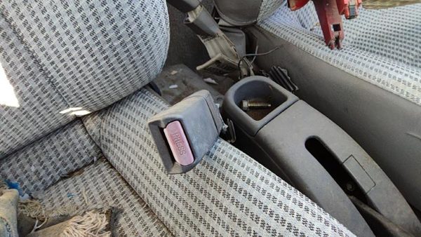 1994-1997 Ford Aspire Passenger Right Front Seat Belt Buckle Receiver Oem Gray — photo 3