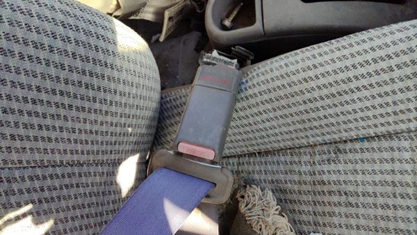 1994-1997 Ford Aspire Passenger Right Front Seat Belt Buckle Receiver Oem Gray — photo 4