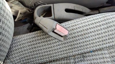 1994-1997 Ford Aspire Passenger Right Front Seat Belt Buckle Receiver Oem Gray