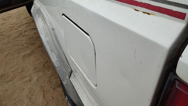 1992 Jeep Cherokee Fuel Tank Door With Hinge Gas Lid Oem Filler White — photo 3