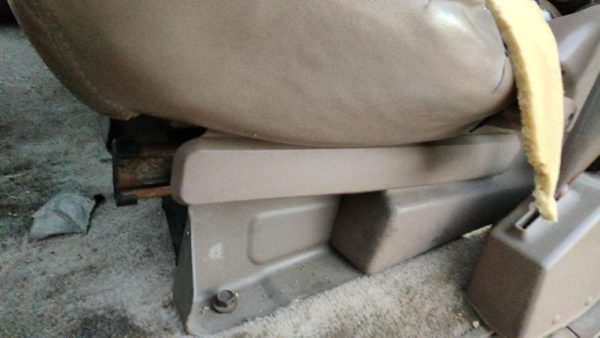1994 Chevy Suburban Driver Left Power Seat Track With Motors Only Oem — photo 4