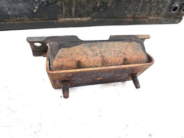 07-20 Chevy Tahoe Transmission Crossmember With Mount — photo 7