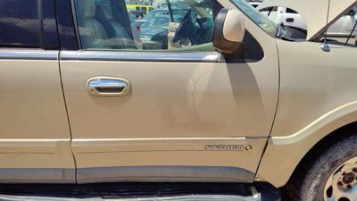 1998 Lincoln Navigator Front Door RH Gold Bi