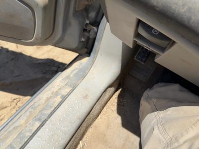 04-09 Cadillac Srx Driver Left Lower Kick Trim Panel Oem Gray 132