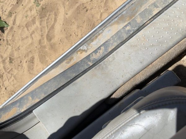 04-09 Cadillac Srx Driver Left Lower Kick Trim Panel Oem Gray 132 — photo 3