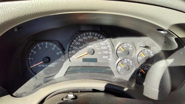 2003-2004 Chevy Trail Blazer Speedometer Cluster Instrument Gauges Panel Dash — photo 2