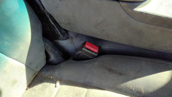 13-18 Dodge Ram 4500 Passenger Right Front Seat Belt Buckle Receiver Oem Gray X8 — photo 3