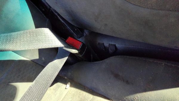 13-18 Dodge Ram 4500 Passenger Right Front Seat Belt Buckle Receiver Oem Gray X8 — photo 6