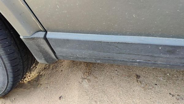 98-05 Vw Passat Passenger Right Rear Lower Moulding From Door Back Trim Strip — photo 2