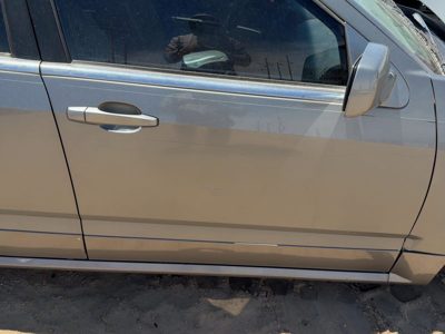 2004 Cadillac SRX Front Door RH Silver 42U