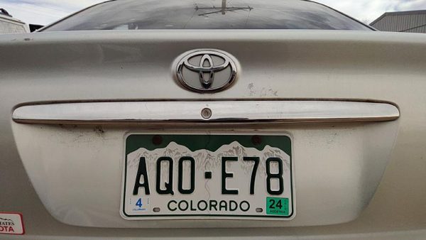 02-06 Camry License Plate Trim Surround Panel Tail Trunk 1C8 Lunar Mist Metallic — photo 1