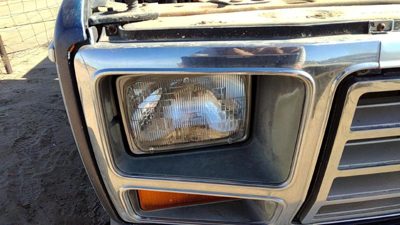 1980-1986 Ford F150 Passenger Right Head Light Oem Front Lamp E1tz13008a