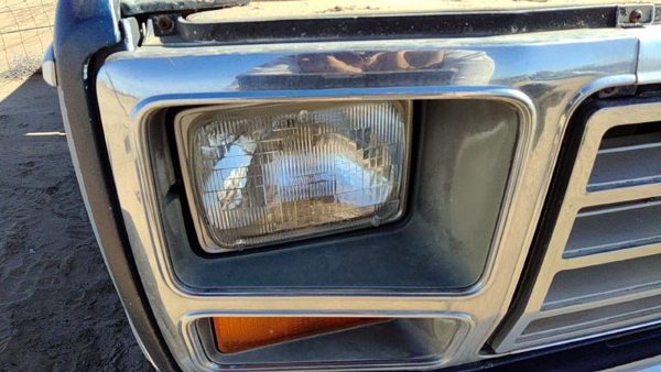 1980-1986 Ford F150 Passenger Right Head Light Oem Front Lamp E1tz13008a — photo 2