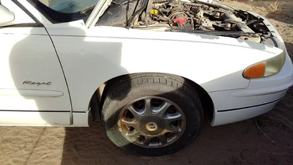 1997-2004 Buick Regal Passenger Right Front Fender Oem White 16U 12455104 — photo 1