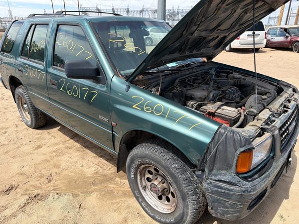 1995 Isuzu Rodeo — vehicle photo 1