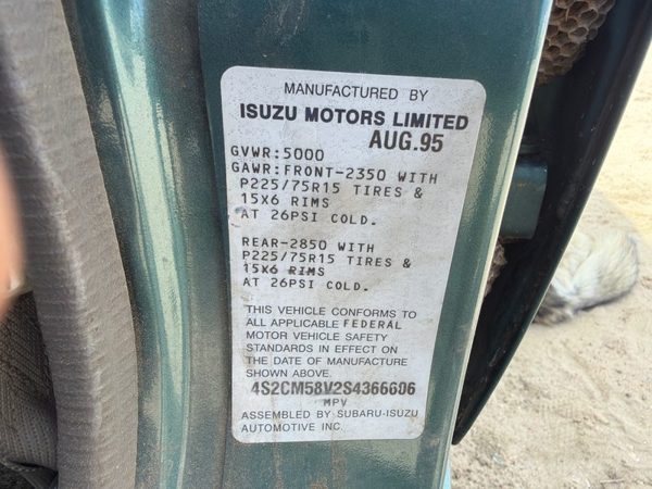 1995 Isuzu Rodeo — vehicle photo 6