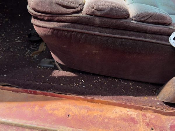 85-90 Buick Park Ave Driver Left Power Seat Track With Motors Only Oem Red — photo 3