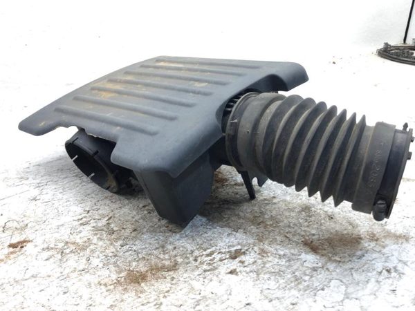 2000 Dodge Dakota Air Intake Tube Resonator On Engine Hose Pipe Elbow 4.7L — photo 1