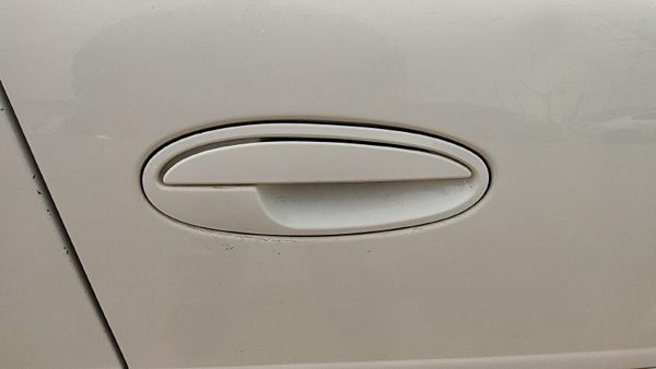 2002-2005 Buick Lesabre Passenger Right Front Outside Door Handle Oem White 40U — photo 3