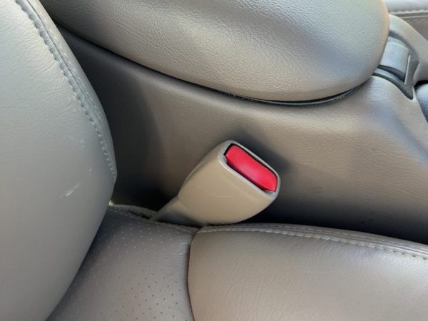 1999 Pontiac Bonneville Passenger Right Front Seat Belt Buckle Receiver Oem Tan — photo 2